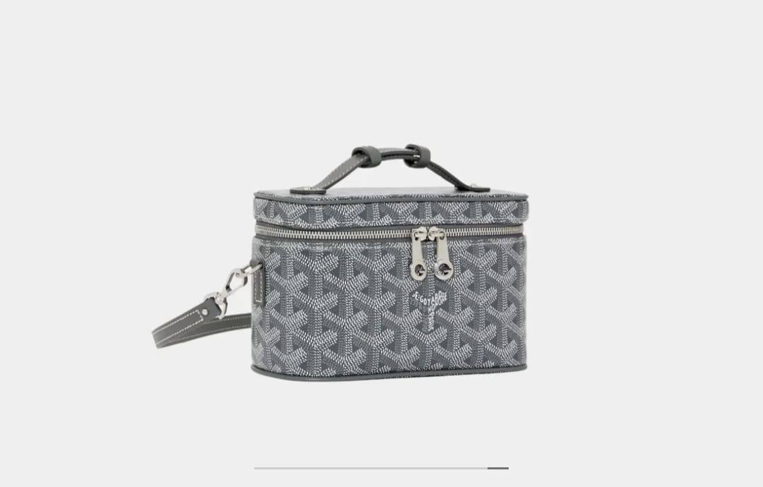 Goyard
with box
100 dhs💛

Zain143
♥️♥️♥️