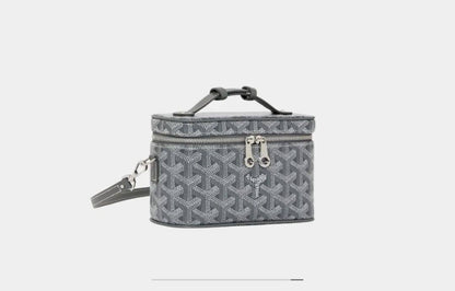 Goyard
with box
100 dhs💛

Zain143
♥️♥️♥️