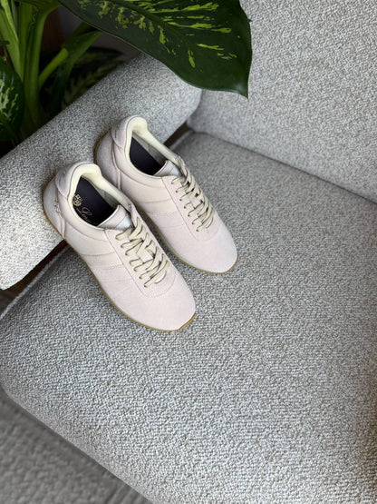 Loro piana

36 to 41 

500 dhs🇦🇪🇦🇪

Zain288
♥️♥️♥️