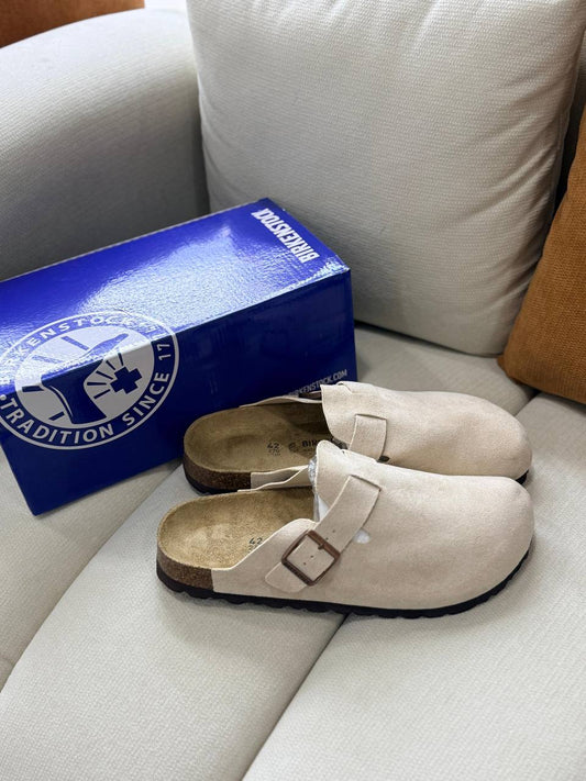 Birkenstock
Size 36to45         
70 dhs✅

Zain163
♥️♥️♥️