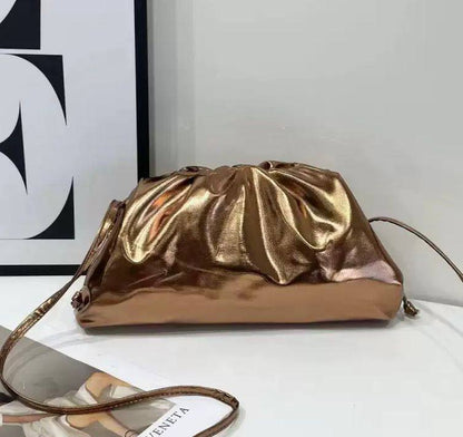 BOTTEGA 
NEW CAME BIG SIZE 
GOOD QUALITY
115 dhs🪙🌨️

Zain39
♥️♥️♥️