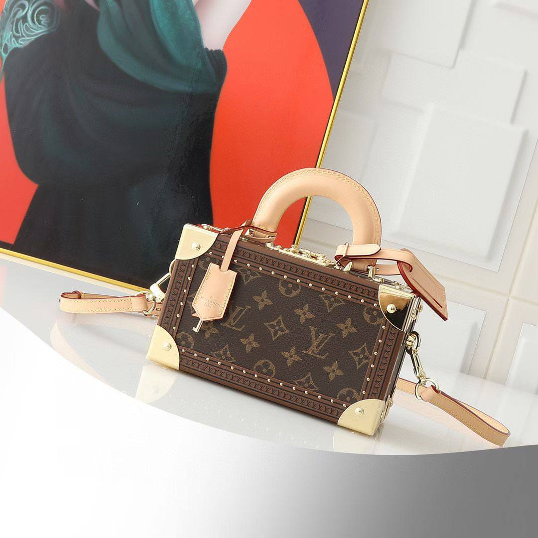 LV Master
camera & mackup box 
🎁🎁🎁

430 dhs🪙🌨️

Zain228
♥️♥️♥️