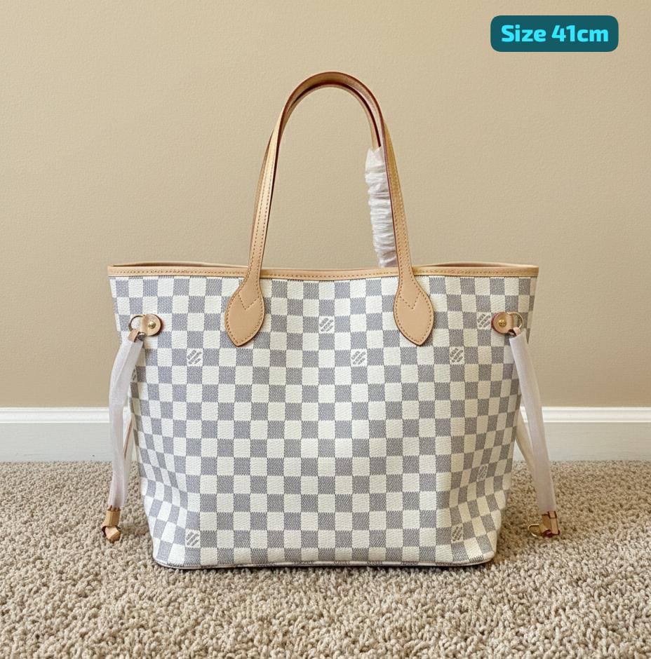 LV

Good quality
 with box 
100 dhs🇦🇪🇦🇪

Zain186
♥️♥️♥️