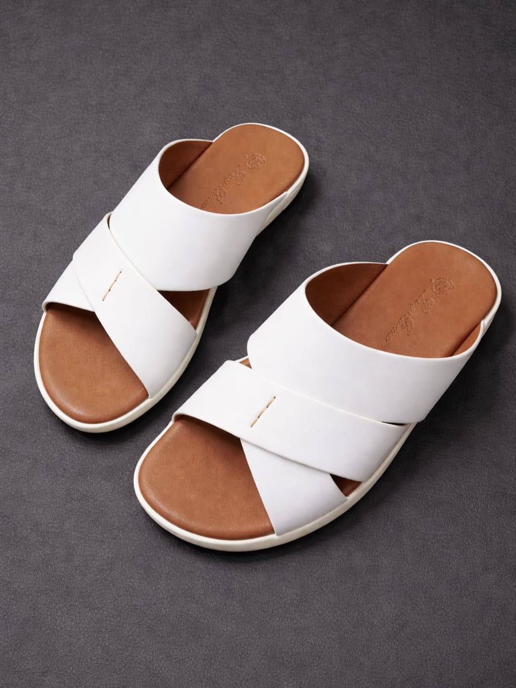 Loro Piano Men Sandal Good Quality With Box and Bag

190 dhs🌺

*SIZES : 39 to 46*

Zain58
♥️♥️♥️
