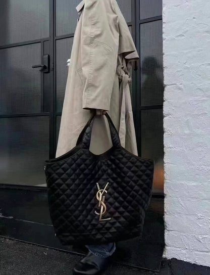 YSL 

NEW CAME 

HIGH QUALITY

125 dhs🪙🌨️

Zain39
♥️♥️♥️