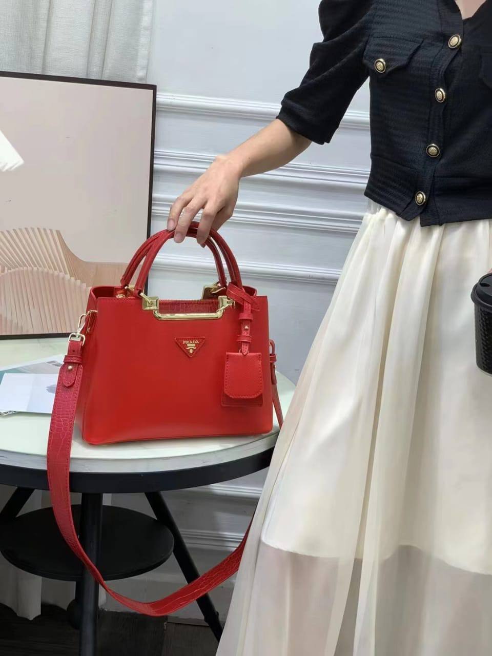 Prada 
120 dhs✅
size29.13.22👈

Zain161
♥️♥️♥️