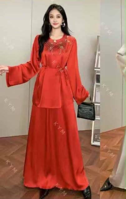 Silk set dress 
good quality 
Free size 
160 dhs🇦🇪🇦🇪

Zain295
♥️♥️♥️