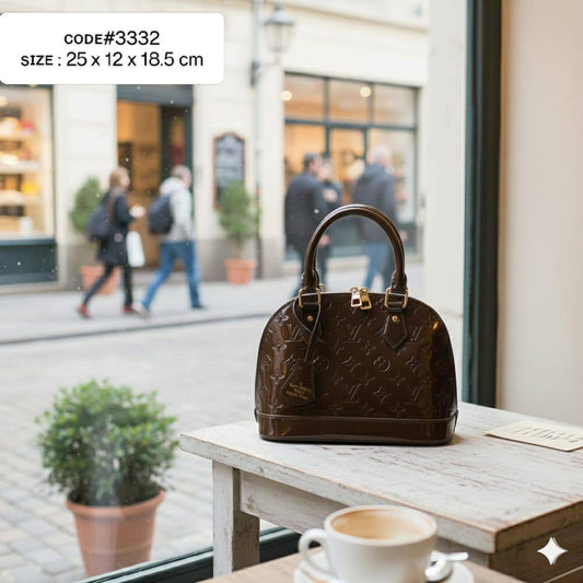 LV
ALMA ᴛᴏᴘ ʜᴀɴᴅʟᴇ ʙᴀɢ
ɢʟᴏssʏ ᴍᴀᴛᴇʀɪᴀʟ ᴛʏᴘᴇ
ᴡɪᴛʜ ʟᴏɴɢ ʙᴇʟᴛ sᴛʀᴀᴘ
sɪᴢᴇ: 24 cm

70 dhs🪙🌺

Zain31
♥️♥️♥️