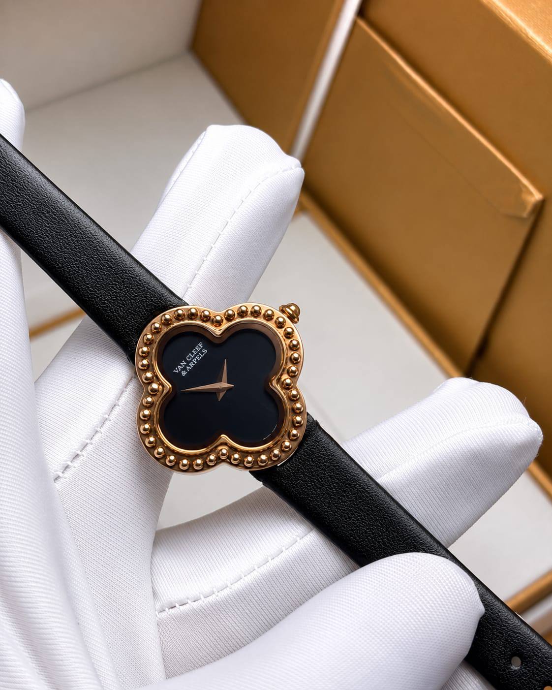Vancleef watch for ladies good quality 
230 dhs✅

Zain59
♥️♥️♥️
