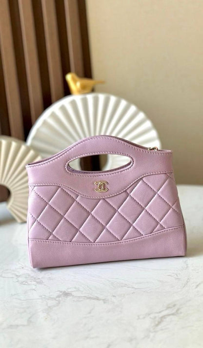 Chanel ✨💕✨
New collection ✨✨✨
SuperMaster Quality 🔥🔥
Available Now ❤️❤️❤️
For Price 👇 WTSP Text Zain 0568585901

Zain252
♥️♥️♥️