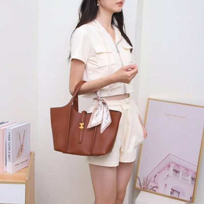 New arrived 

Hermes 

115 dhs🇦🇪🇦🇪

Size 27cm

Zain161
♥️♥️♥️