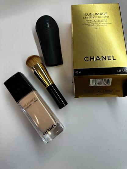 Chanel sublimage 
foundation with brush
50 dhs💓

Zain01
♥️♥️♥️