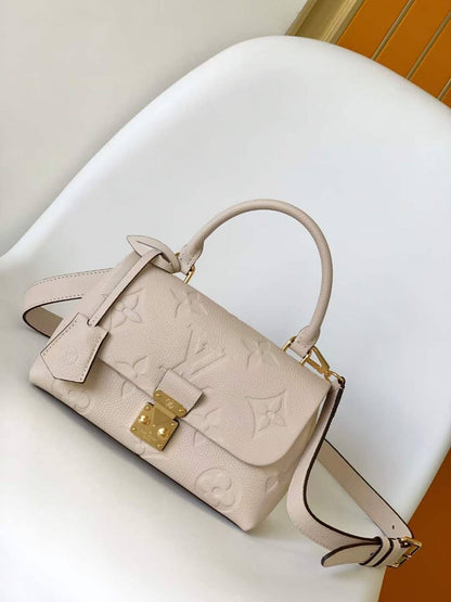 LV Master
230 dhs🪙🌺

Zain10
♥️♥️♥️