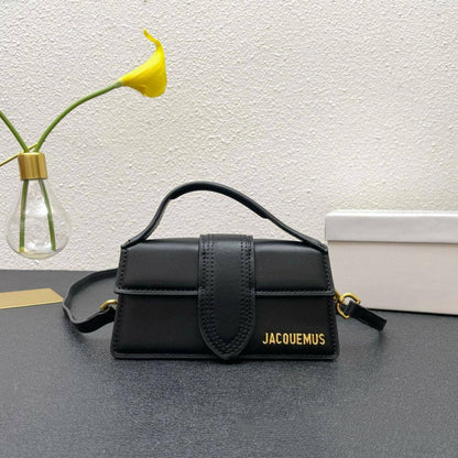 JACQUEMUS 

COPY ONE 

RESTOCK 
WITH BOX 

SMALL SIZE 

195 dhs🇦🇪🇦🇪🇦🇪
(Leather )
Zain17
♥️♥️♥️