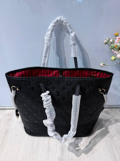 LV Neverfull MM
47cm
95 dhs✅ 
with Box

Zain254
♥️♥️♥️