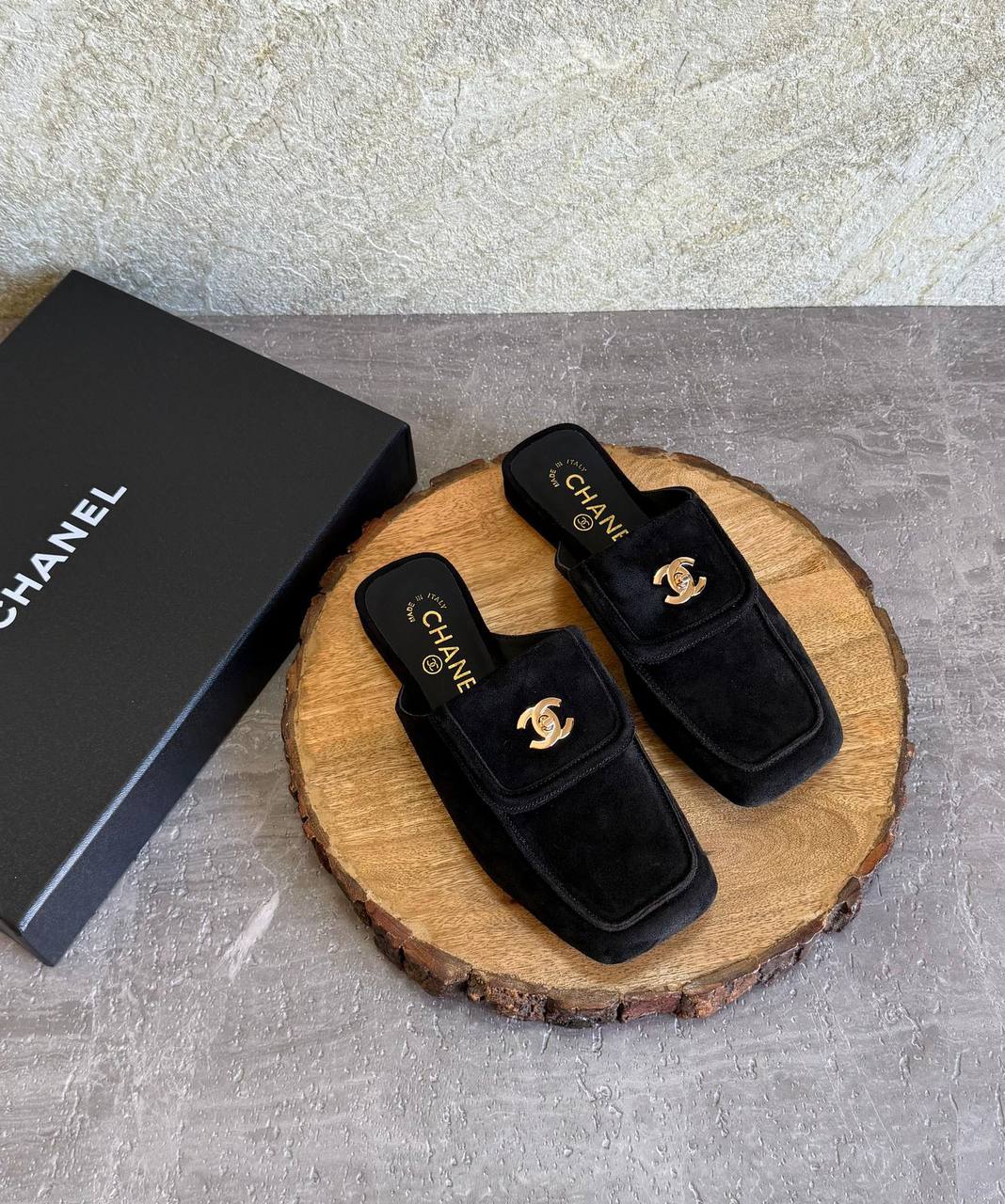 CHANEL 💫😍
SuperMaster Quality 💯
450 dhs✅
Size: 36-41 💥

Zain171
♥️♥️♥️