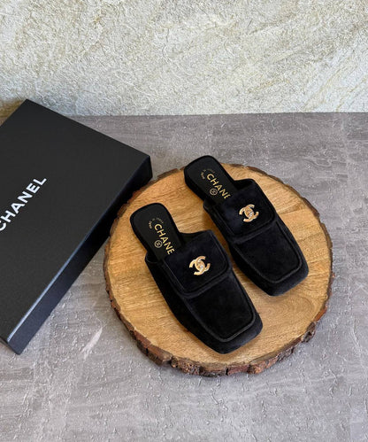 CHANEL 💫😍
SuperMaster Quality 💯
450 dhs✅
Size: 36-41 💥

Zain171
♥️♥️♥️