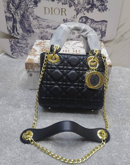 Dior
high quality
120 dhs🇦🇪🇦🇪
with box

Zain143
♥️♥️♥️