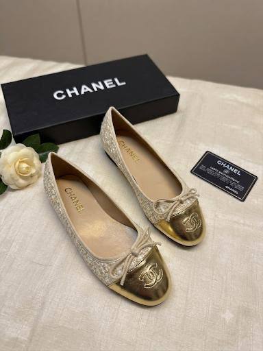 NEW CAMING
CHANEL SHOES
GOOD QUALITY 
Size 36-41
100 dhs🇦🇪🇦🇪

Zain40
♥️♥️♥️