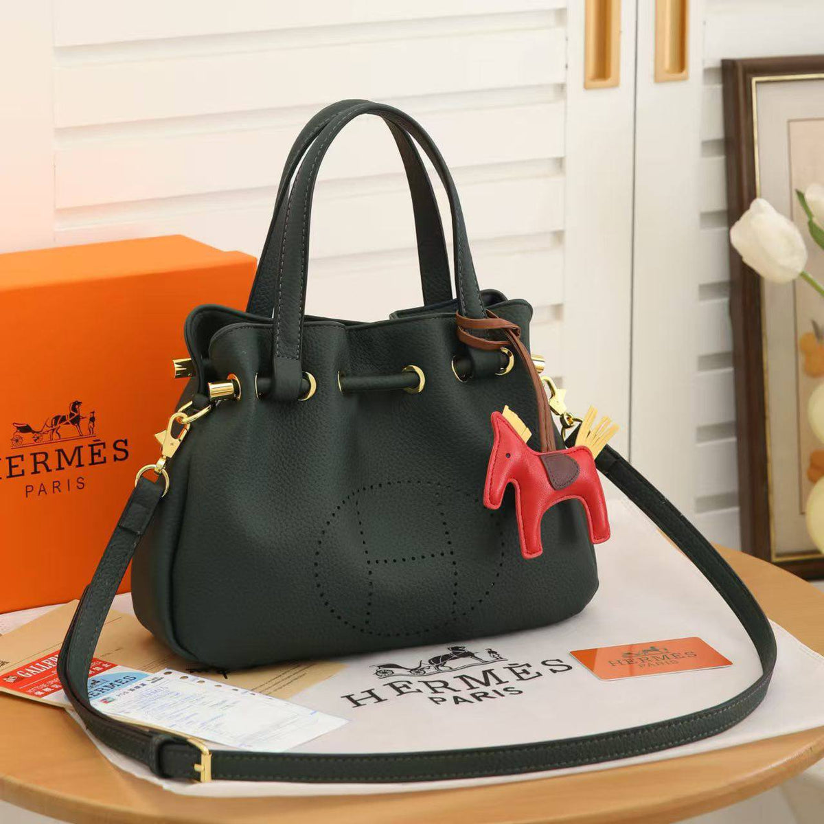 Mix Bag 
Good quality
Hermes
Dior

95 dhs🇦🇪🇦🇪

With box 📦 

Zain70 
♥️♥️♥️