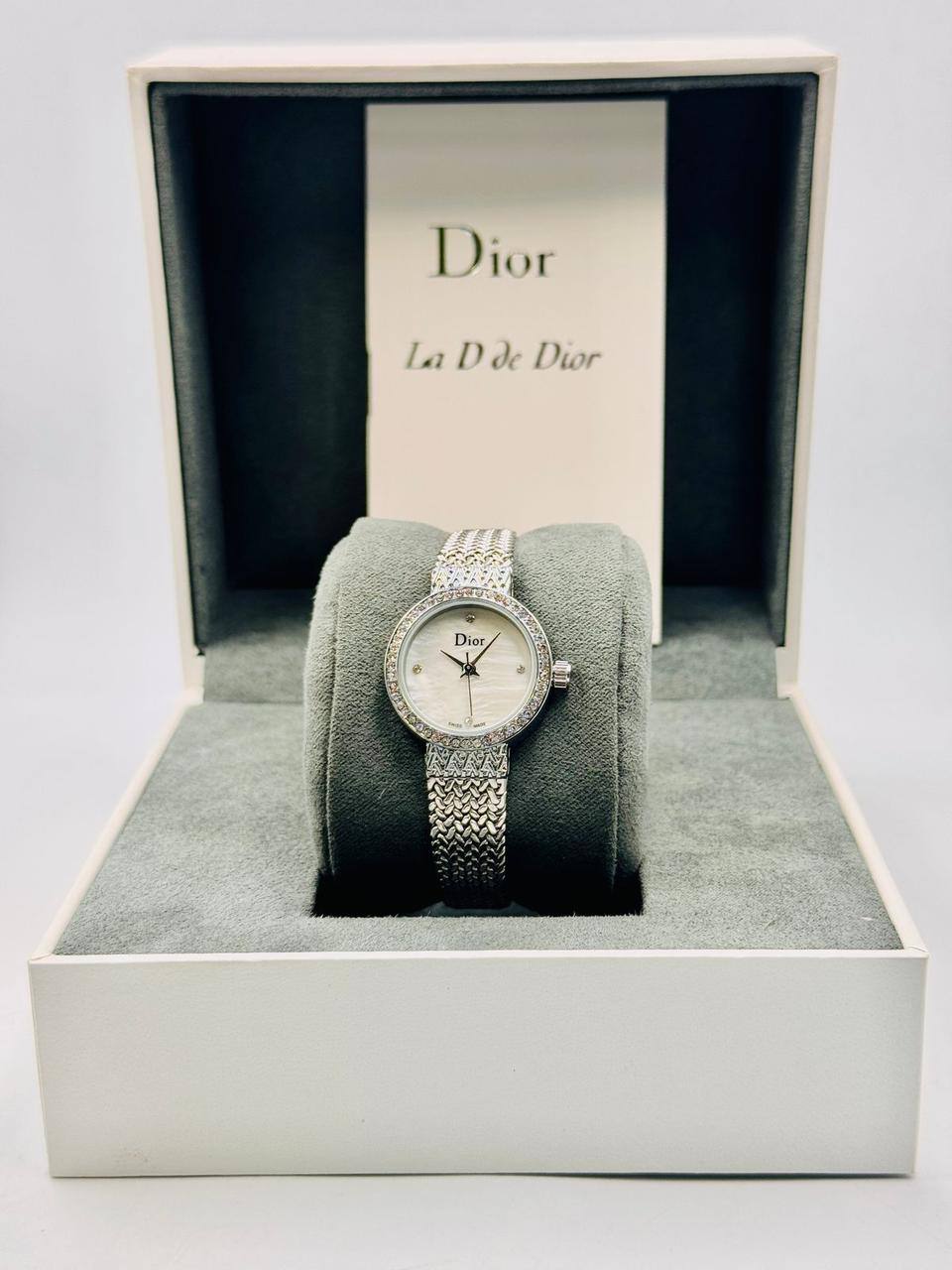 Dior ladies 
55 dhs🪙🌨️

Zain08
❤️❤️❤️