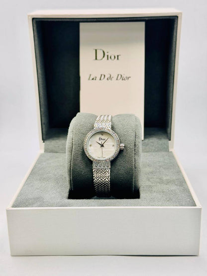 Dior ladies 
55 dhs🪙🌨️

Zain08
❤️❤️❤️