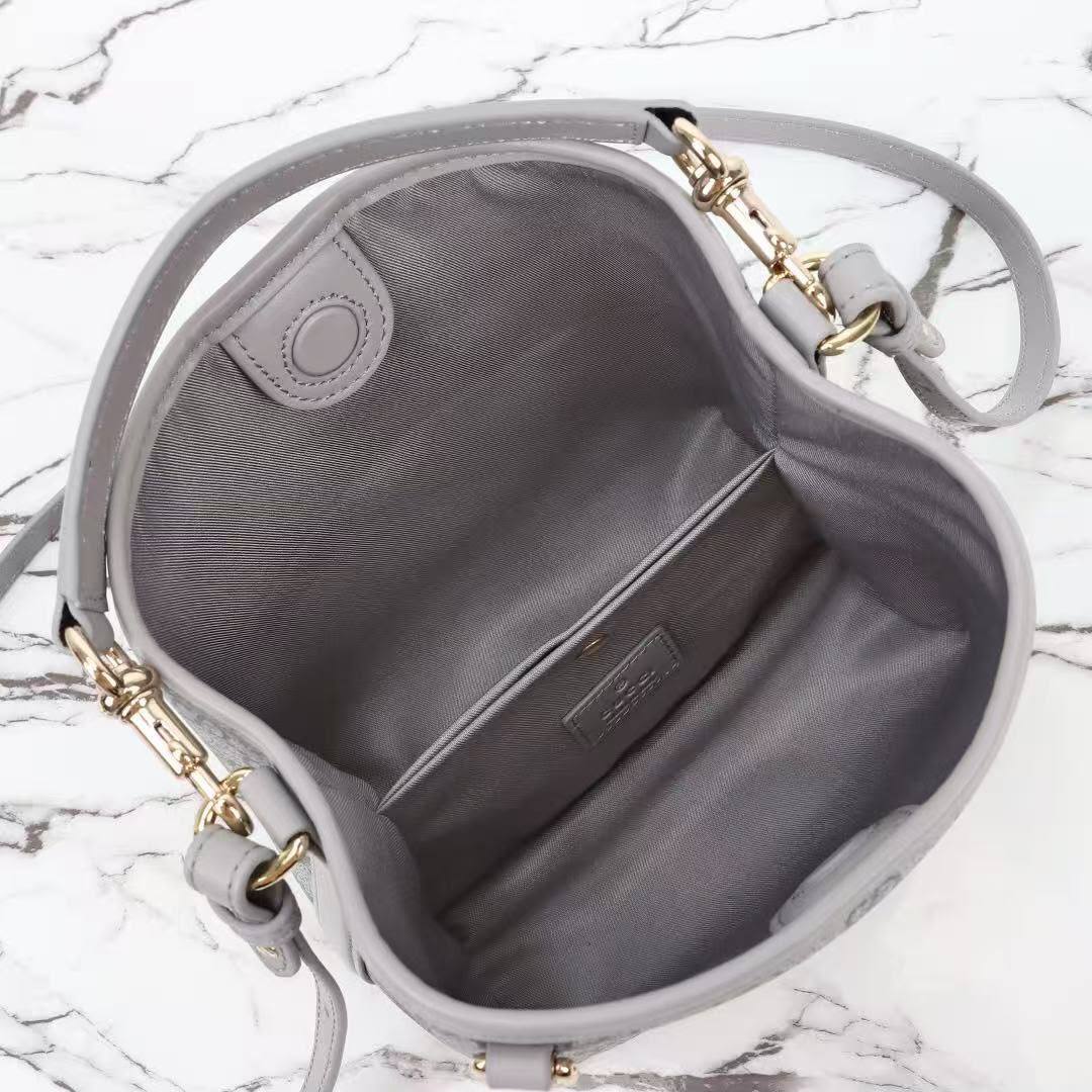 Gucci GG Emblem small bucket bag✅*
*Size 19 cm*
For Price 👇 WhatsApp✅
0568585901 
0507557372
0552275751 Owner Zain 👌

Zain274
♥️♥️♥️