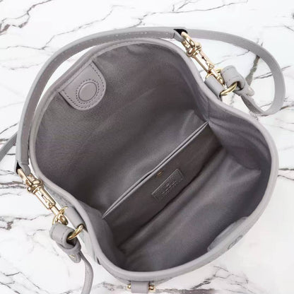 Gucci GG Emblem small bucket bag✅*
*Size 19 cm*
For Price 👇 WhatsApp✅
0568585901 
0507557372
0552275751 Owner Zain 👌

Zain274
♥️♥️♥️