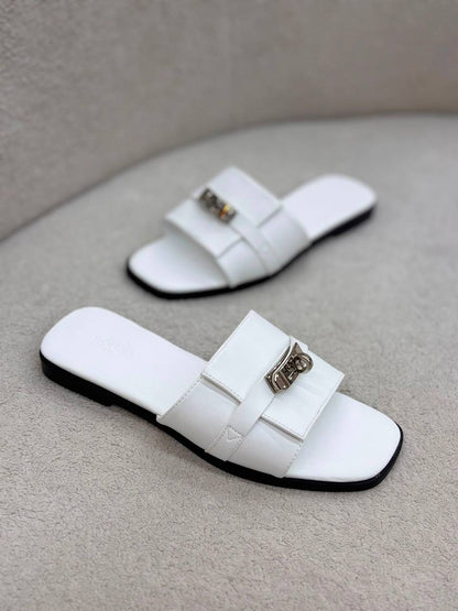 Hermes 
100 dhs✅
Size 36-42

Zain55
♥️♥️♥️