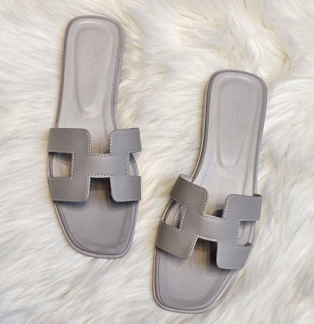 HERMES 
☘️ *SIZE  36  to 41 ☘️                                                                                                       
180 dhs✅

Zain224
♥️♥️♥️