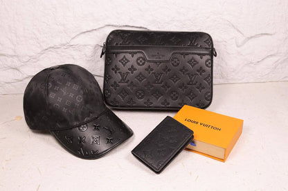 Dior - Gucci - LV -  3in1
 Master
Set Price 
290 dhs🪙🌨️

Zain33
♥️♥️♥️