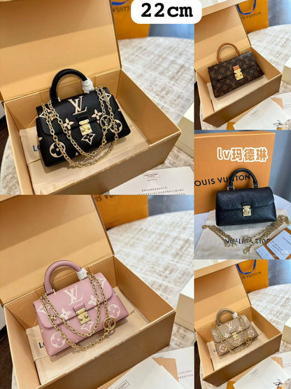 Lv 
Good Quality 
With Box 
🎁🎁🎁

95 dhs🪙🌨️


Zain250
♥️♥️♥️