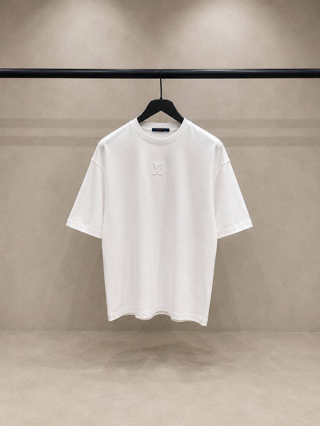 LV❣️
SUPER MASTER QUALITY ✨
SIZE :S M L XL XXL
280 dhs🇦🇪🇦🇪

Zain327
♥️♥️♥️