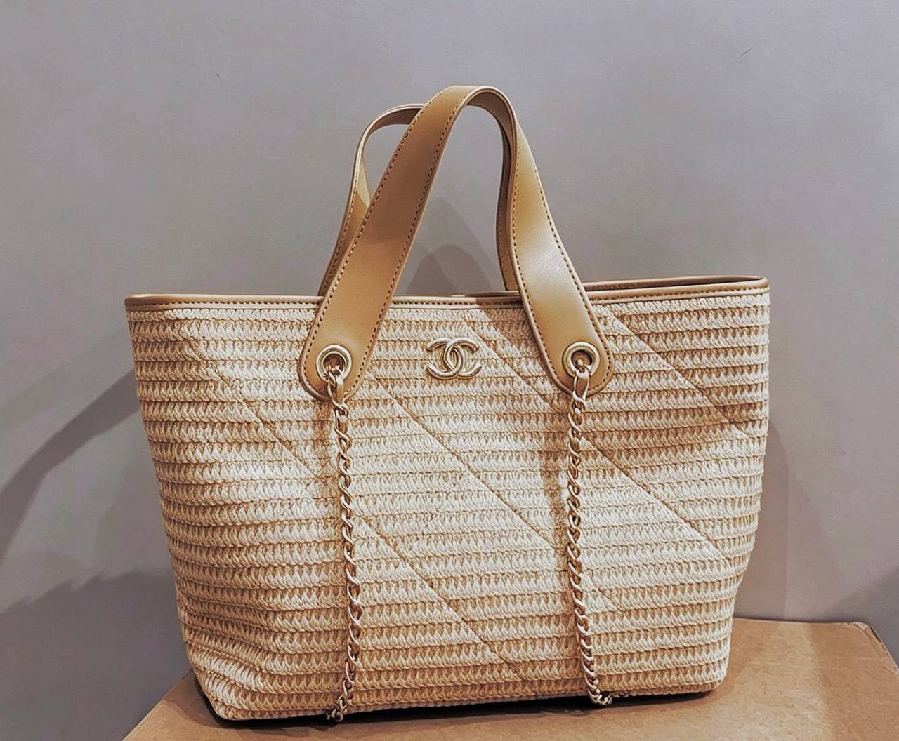 CHANEL 

BEACH BAG 

COPY ONE

 NEW CAME 

150 DHS🇦🇪🇦🇪
Zain295
♥️♥️♥️