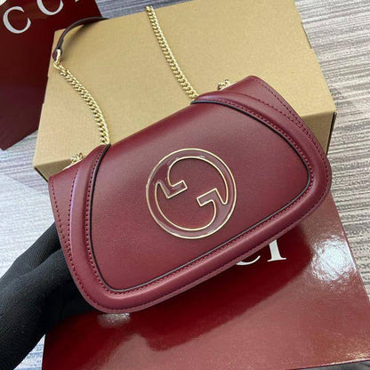 Gucci

95 dhs✅

with box
🎁🎁🎁

Zain72
♥️♥️♥️