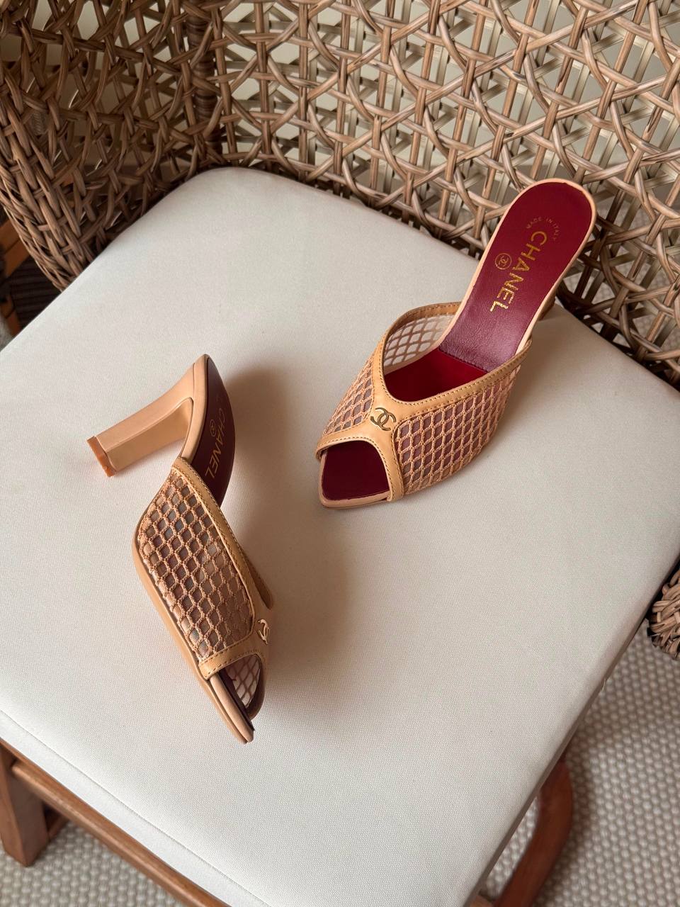 CHANEL
✨ New Collection
👠 36–41
💎 Premium Quality
🔥 Super Master
450 dhs✅

Zain198
♥️♥️♥️