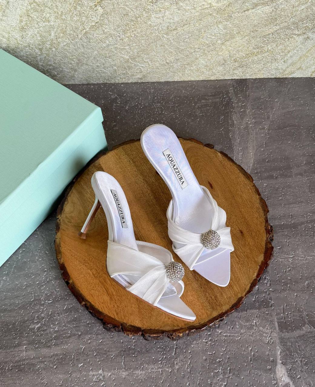 AQUAZZURA
SuperMaster Quality 💯
450 dhs✅
Size: 36-41💥

Zain171
♥️♥️♥️