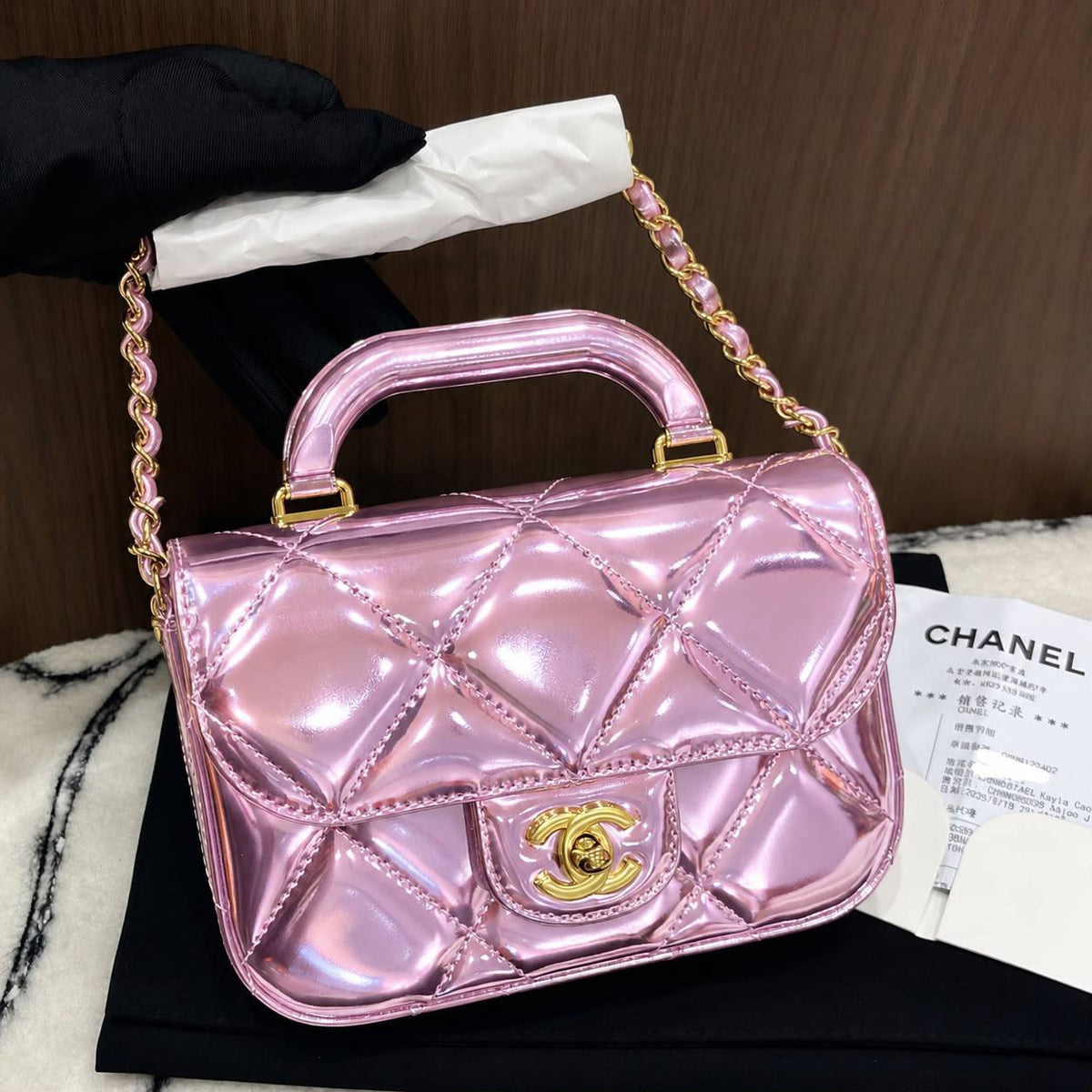 CHANEL

 NEW CAME 
GOOD QUALITY 

WITH BOX
110 dhs🇦🇪🇦🇪

Zain39
Zain295
♥️♥️♥️