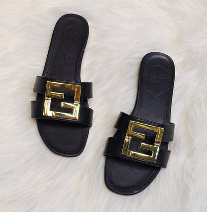 FENDI 
☘️ *SIZE  36  to 41 ☘️                                                                                                       
180 dhs✅

Zain224
♥️♥️♥️