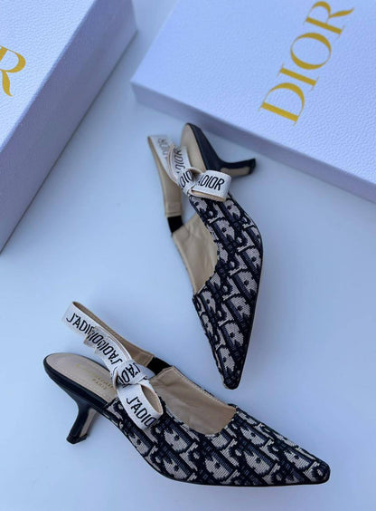 Dior 
120 dhs🪙💕
Size 36-42

Zain55
♥️♥️♥️