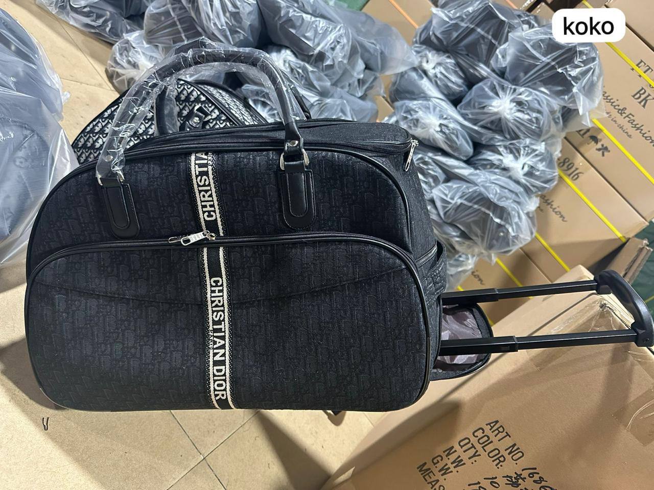 ✈️ Brand luggage 
1️⃣ First quality
Size : 10 kg  Travel
85 dhs✅

Zain115
♥️♥️♥️