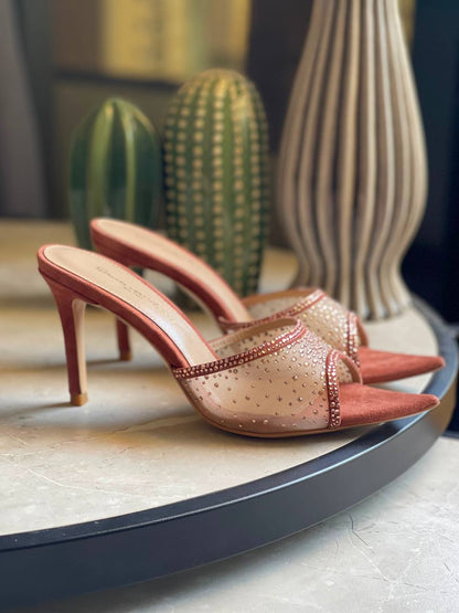GIANVITO ROSSI
Vip quality
Size 36 to 42
450 dhs🇦🇪🇦🇪

Zain113
♥️♥️♥️