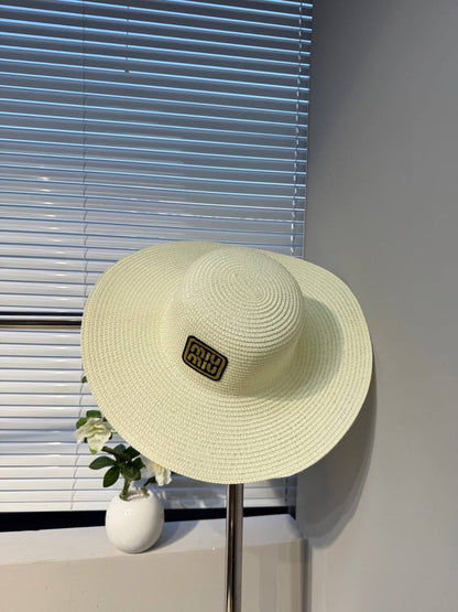 Hat
40 dhs💓

Zain232
♥️♥️♥️