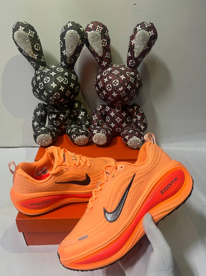 Nike Vomero Plus ‘  'Orange Pulse' 
36-45 AVAILABLE 😇
210 dhs🇦🇪🇦🇪

Zain242
♥️♥️♥️