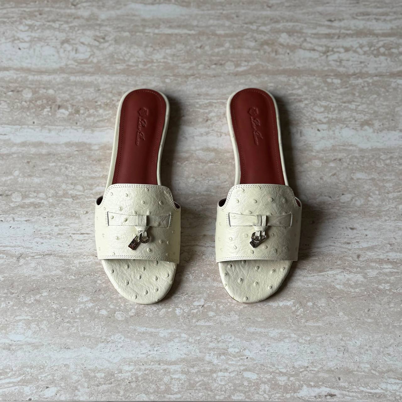 Loro Piana
AA Quality
Size 36 to 41
550 dhs🇦🇪🇦🇪

Zain288
♥️♥️♥️