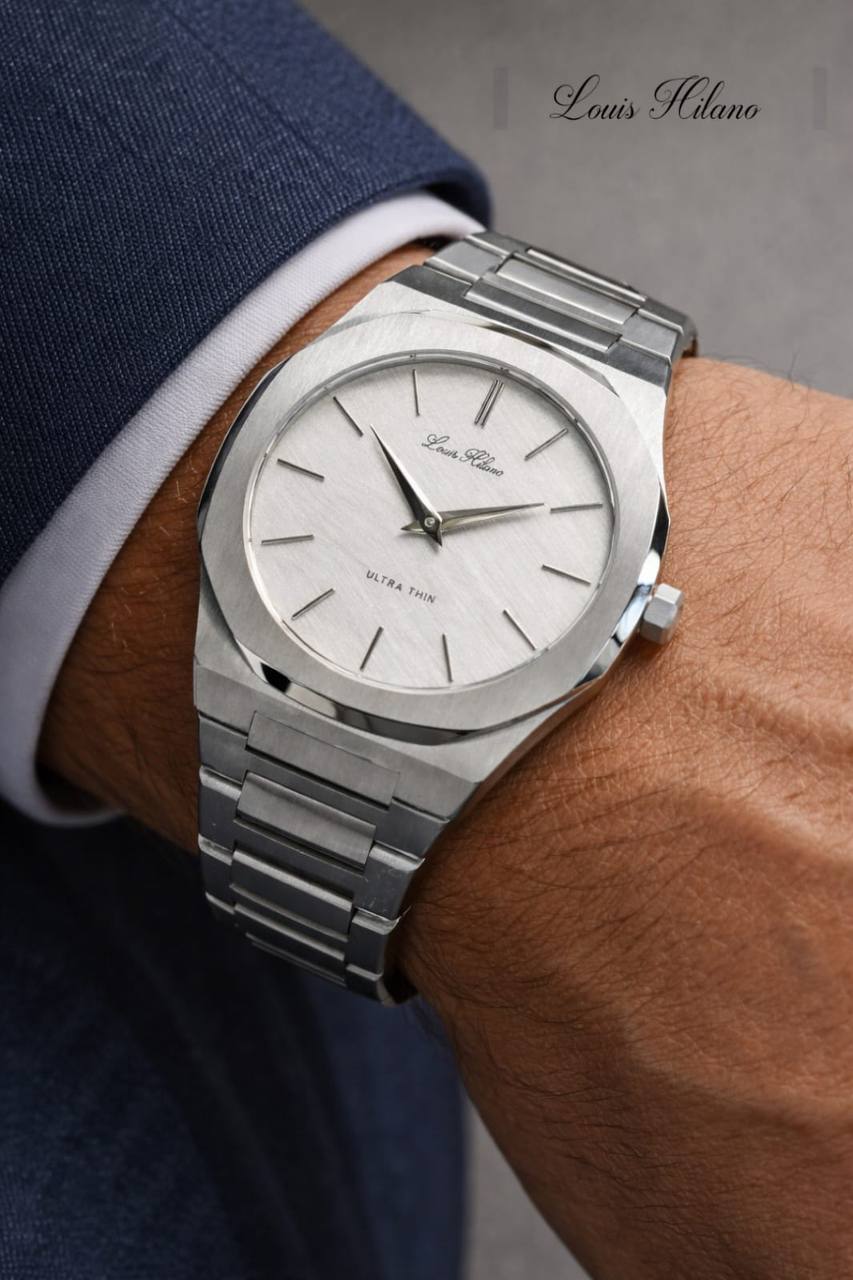Louis Hilano 
watch for men good quality 
260 dhs✅

Zain59
♥️♥️♥️