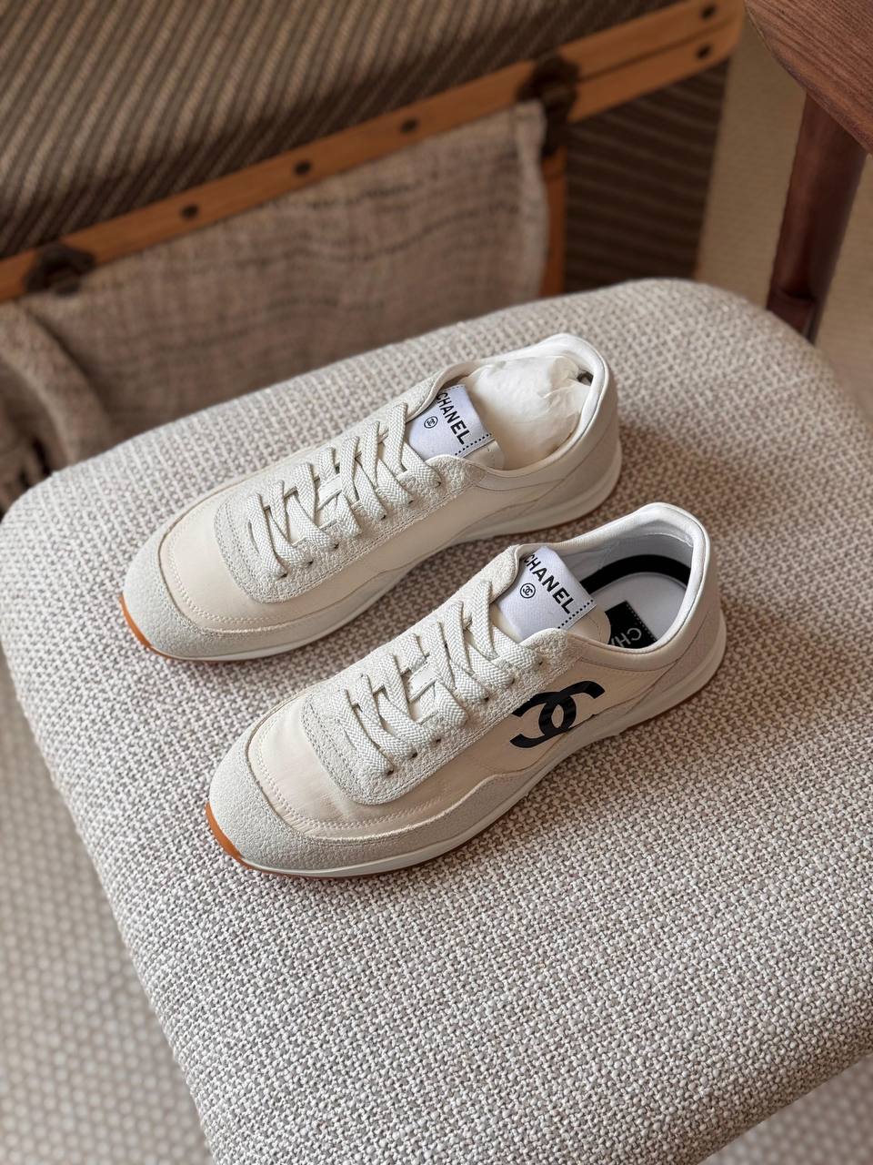CHANEL ❤️
🤩Available new 😍😍
Size: 36 to 41
Super master quality 
450 dhs✅

Zain198
♥️♥️♥️