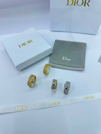Dior 
Bangle 🔥
Ring 💍 available size👇
6,7,8,9
good quality 💯
With brand boxes 🗃️ 
And paper bag 🛍️
50 dhs✅

With master box 📦 
And paper bag 🛍️
70 dhs✅

Zain216
♥️♥️♥️