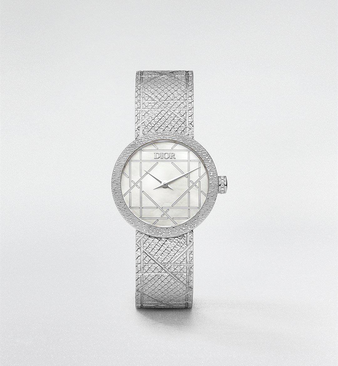 Dior watch for ladies 
good quality 
240 dhs🗽

Zain59
♥️♥️♥️