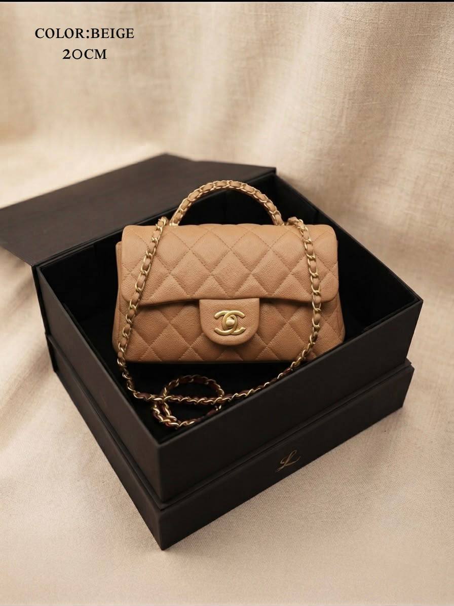 Chanel ᴛᴏᴘ ʜᴀɴᴅʟᴇ 
ɢᴏʟᴅᴛᴏɴᴇ ᴄʀᴏssʙᴏᴅʏ
ᴡɪᴛʜʙᴏx
ʟᴇᴀᴛʜᴇʀ
sɪᴢᴇ:20ᴄᴍ
100 dhs✅

Zain56
♥️♥️♥️